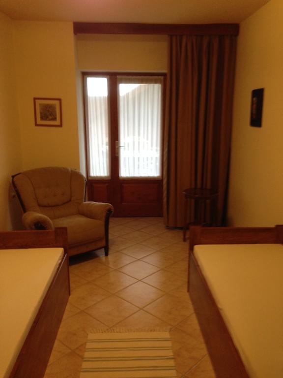 Juhasz Fogado Bed & Breakfast Fonyod Ruang foto