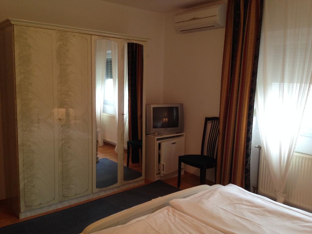 Juhasz Fogado Bed & Breakfast Fonyod Ruang foto